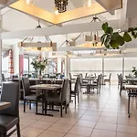 Logis Restaurant La Citadelle מלון