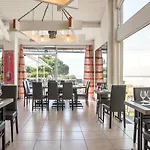 Logis Restaurant La Citadelle מלון 3*