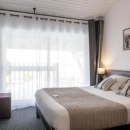 Logis Restaurant La Citadelle 3* بلايي