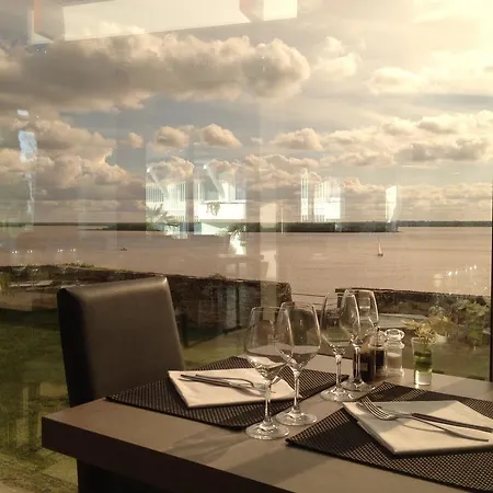 Hotel Logis Restaurant La Citadelle 3*