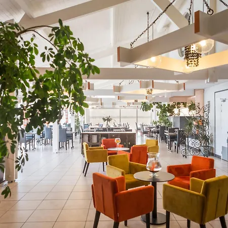 Logis Restaurant La Citadelle Hotel