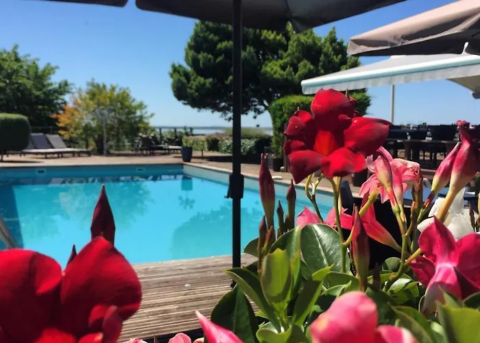 Hotel Logis Restaurant La Citadelle Blaye-et-Sainte-Luce