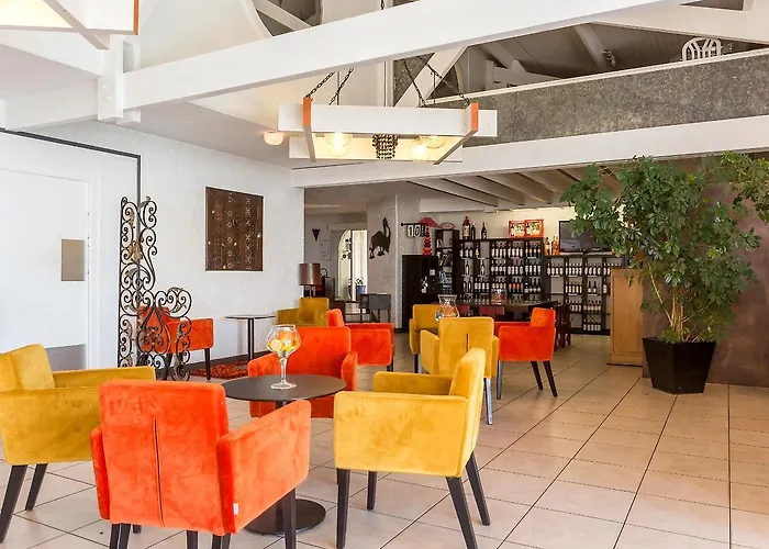 Logis Restaurant La Citadelle Hotel Blaye-et-Sainte-Luce