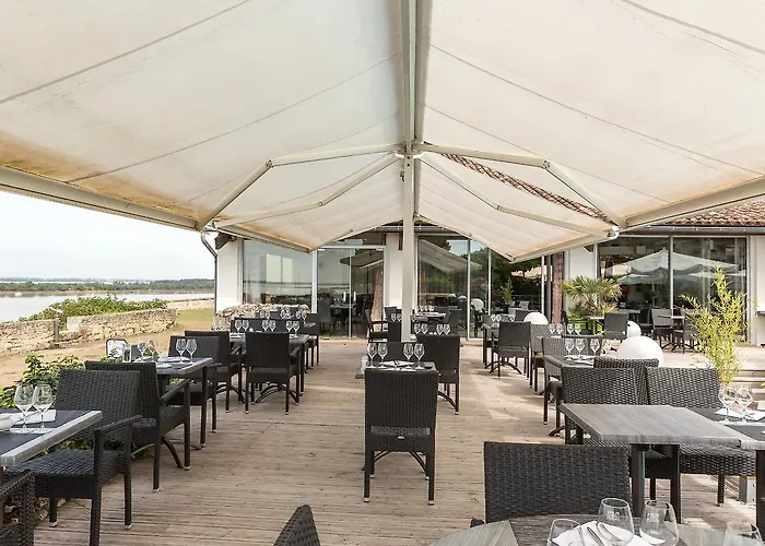 Logis Restaurant La Citadelle Hotel Blaye-et-Sainte-Luce