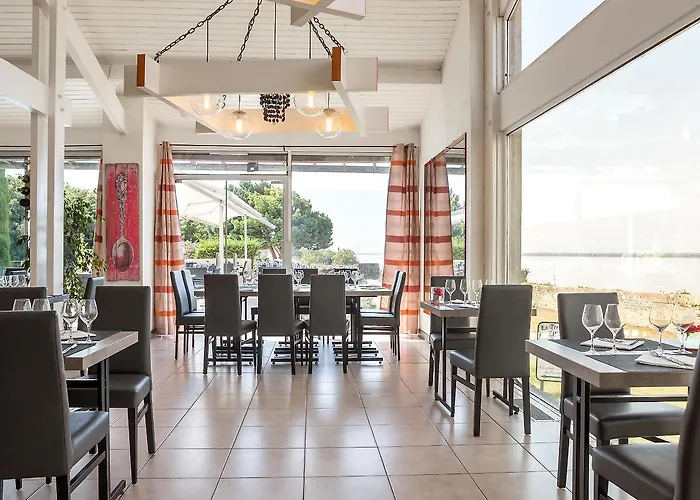 Logis Restaurant La Citadelle Hotel 3*